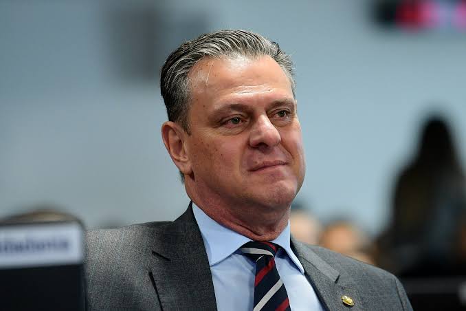 Alberto Fraga convoca Favaro por suspeita de corrupção no Ministerio