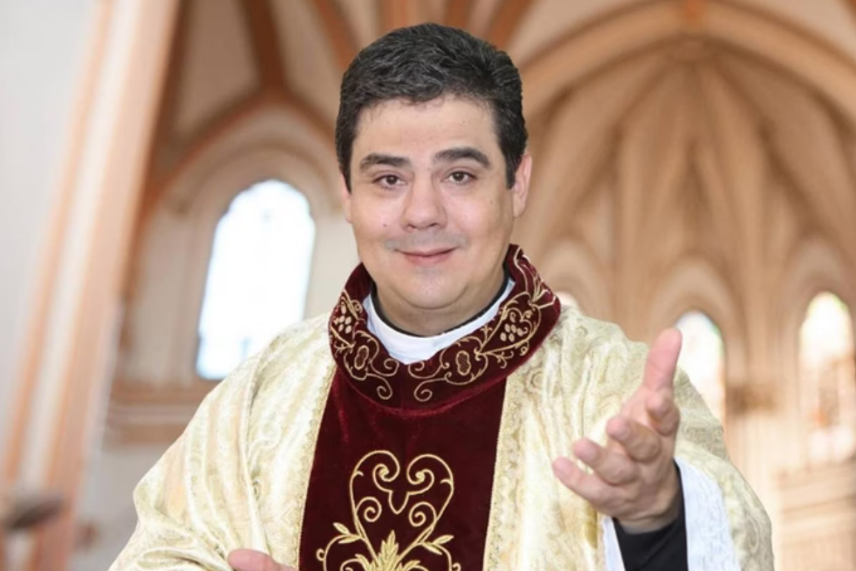 Após escândalo, padre Robson cria nova associação para receber doações