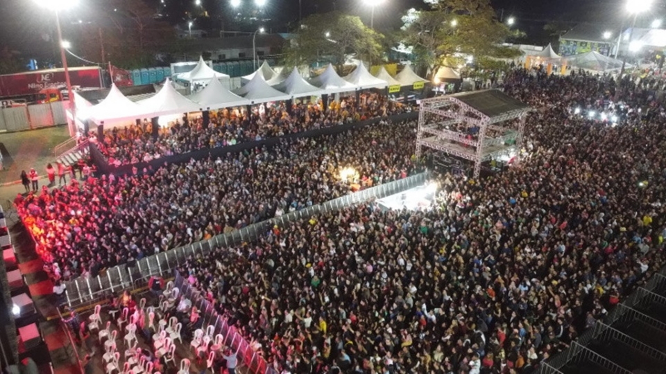 Banheiros luxuosos, ambiente coberto e bar exclusivo: bangalôs e camarotes prometem experiência inesquecível