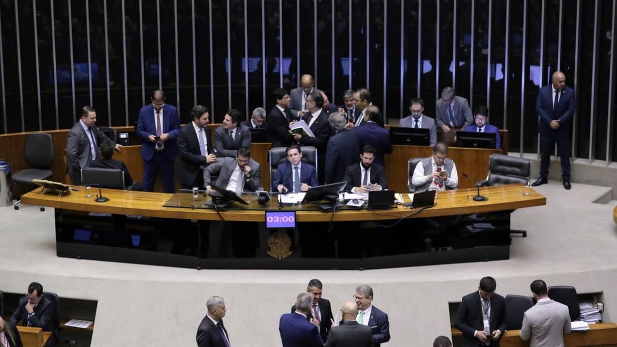 Câmara aprova 'PEC da Blindagem', que dificulta processos judiciais contra parlamentares