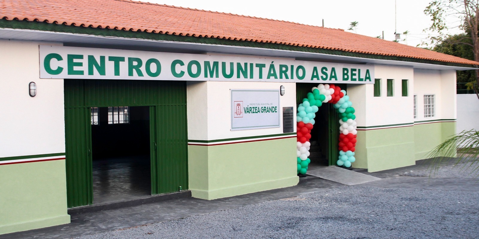 Centro Comunitário do Asa Bela é reformado e prefeito anuncia novo parque infantil