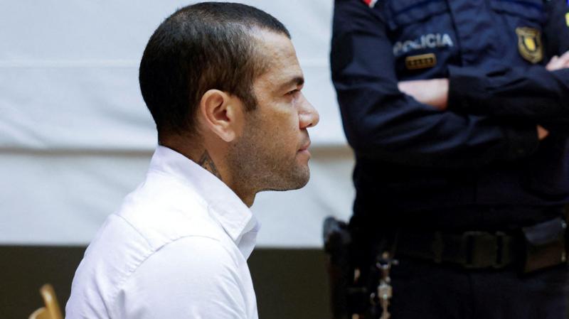 Daniel Alves é condenado por 'agressão sexual' na Espanha; entenda o caso
