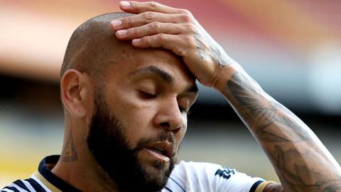 Daniel Alves planeja fugir para o Brasil caso consiga liberdade provisória, informa TV portuguesa