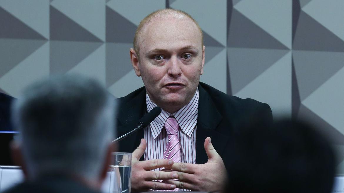 Delgatti mencionou a participação direta do ex-presidente Jair Bolsonaro (PL) e da deputada Carla Zambelli (PL-SP), entre outras figuras, em esquemas golpistas