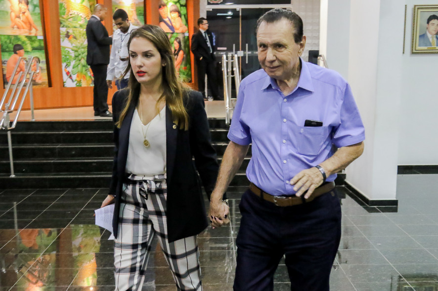 Deputada confirma convite do Republicanos,mas descarta deixar o MDB