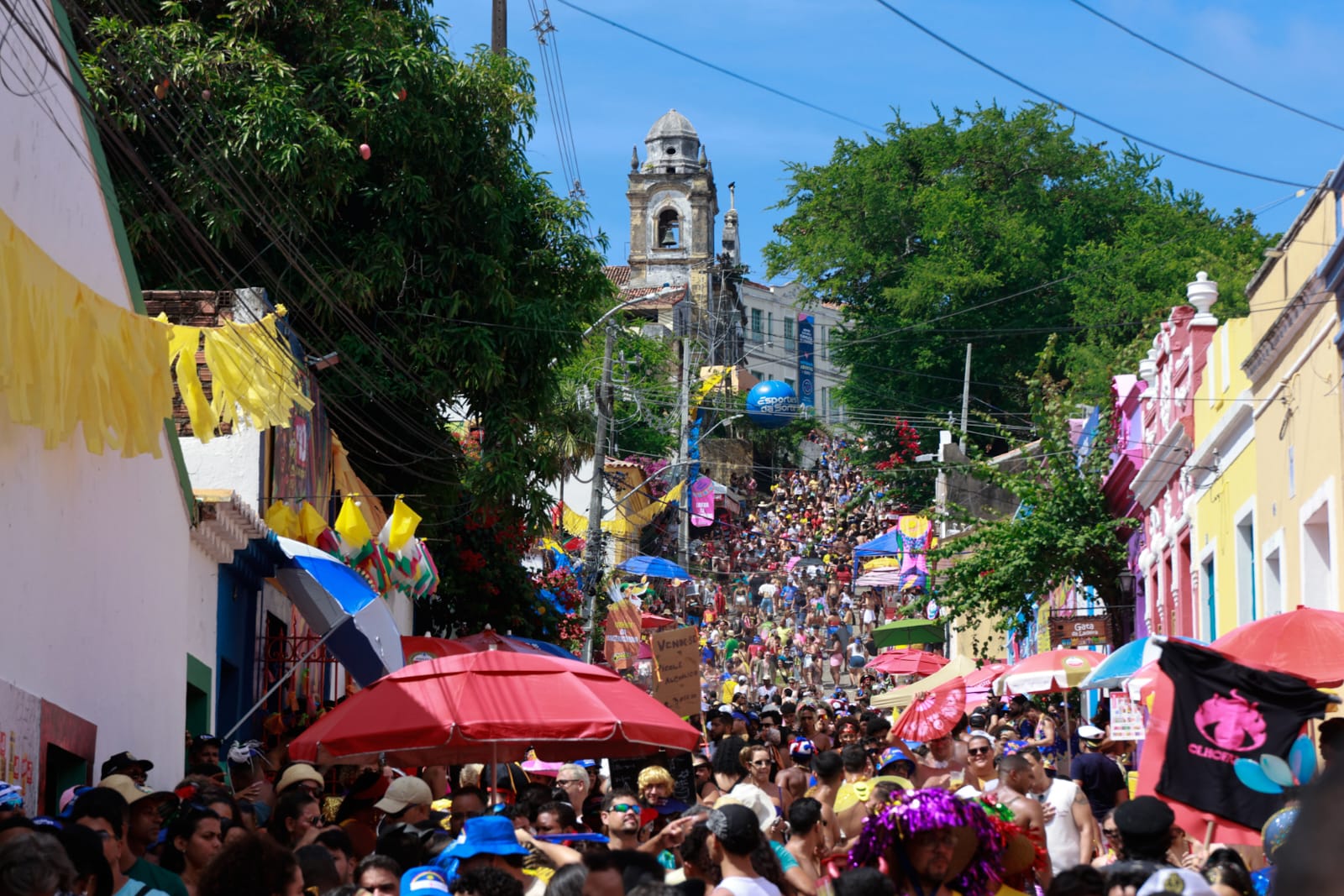 Detox pós-Carnaval: o que realmente ajuda o corpo a se recuperar dos excessos