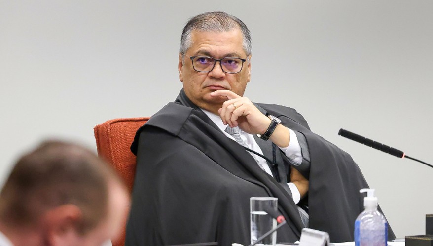 Dino vê “asfixia” da CVM e redistribui taxa de fiscalização do mercado