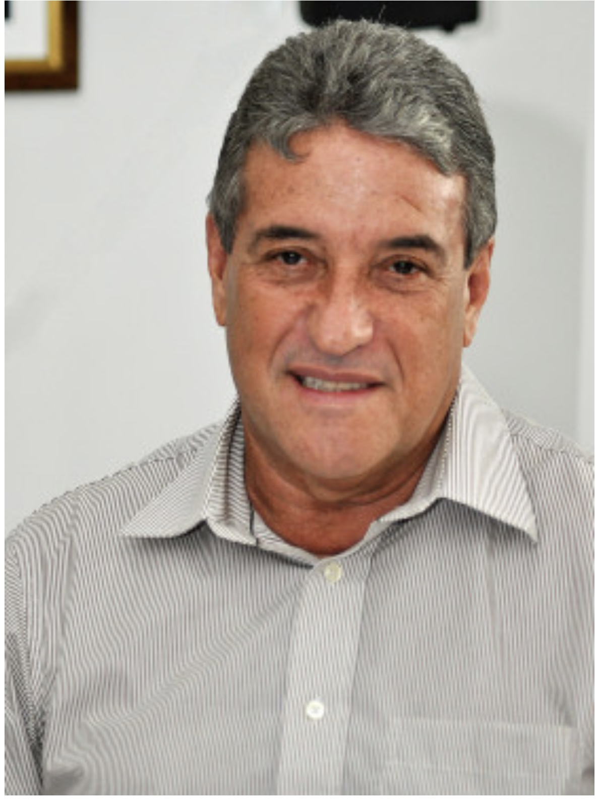 Ex-reitor da UFMT é identificado como homem que matou gato a machadadas em Cuiabá