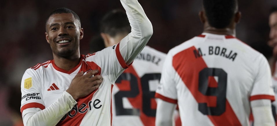 Flamengo anuncia De La Cruz como 'presente de Natal'