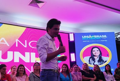 Governador Mauro Mendes e primeira-dama reafirmam força do União Brasil em ato de filiação de mulheres