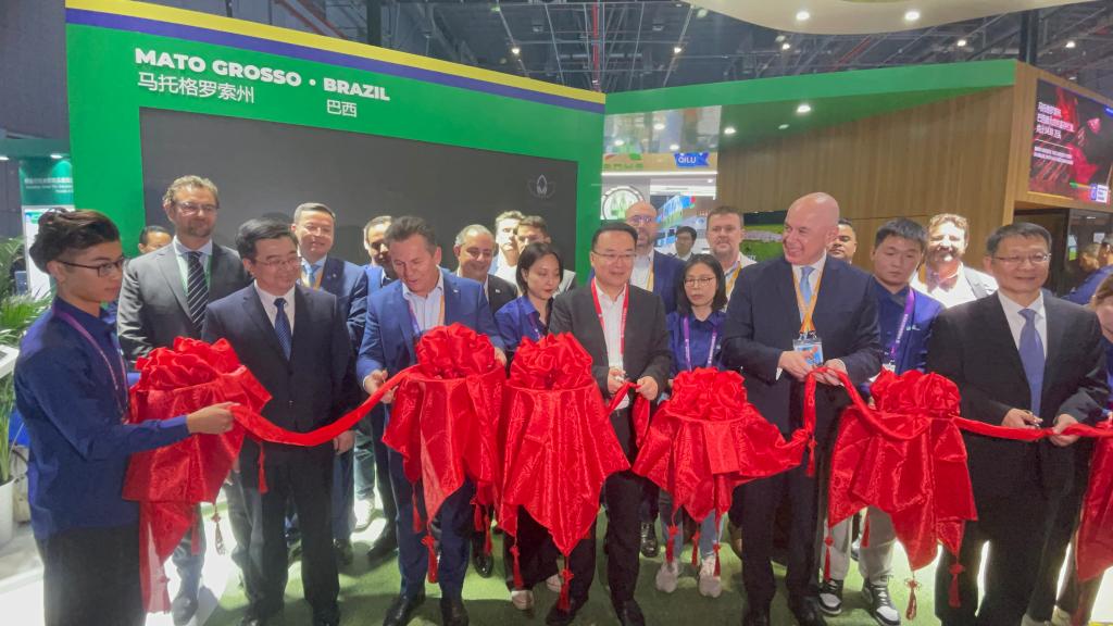 Governo de Mato Grosso firma parcerias com províncias chinesas durante feira em Shanghai