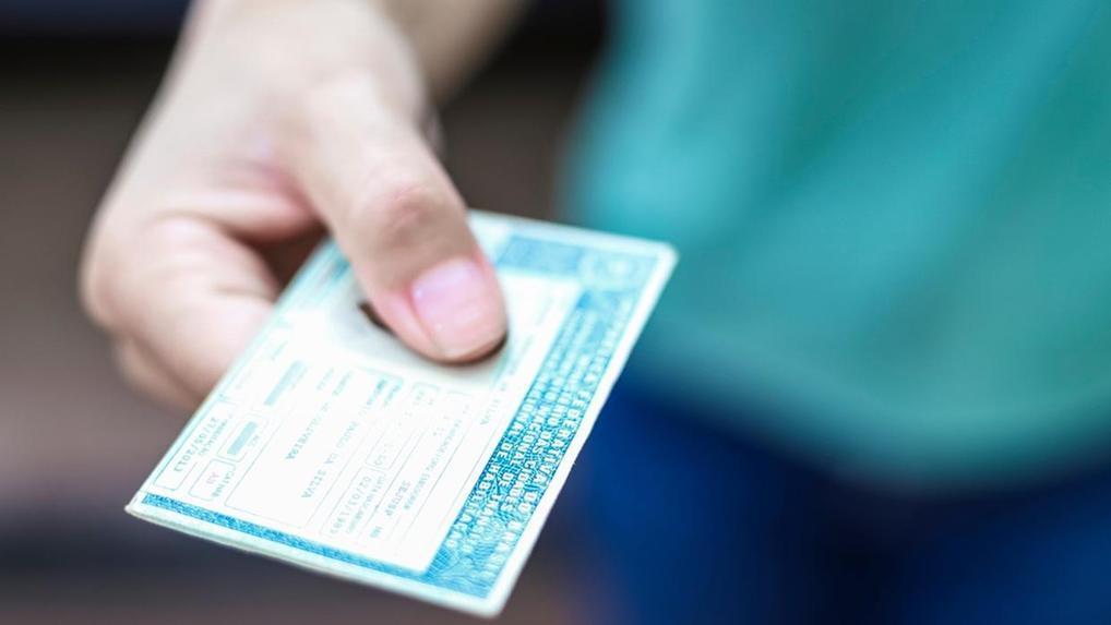 Governo lança CNH sem autoescola; veja o que muda