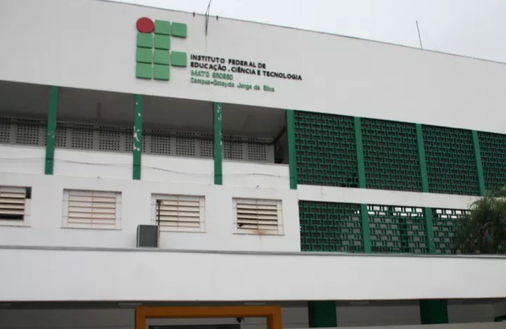 IFMT abre concurso com 12 vagas e salário de até R$ 5,5 mil - confira cargos