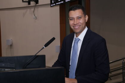 Kalil nomeia suplente de deputado e fortalece aliança com Republicanos