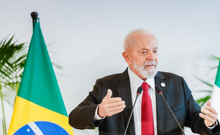 Lula diz que vai sancionar projeto que libera cassinos e jogos de azar