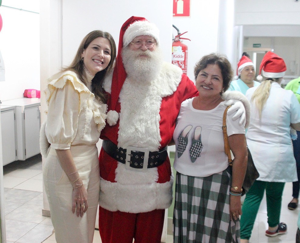 MAIS AMOR E MAIS FUTURO GESTOS DE AMOR E COMPROMISSO MARCAM A VISITA À MATERNIDADE DE VÁRZEA GRANDE