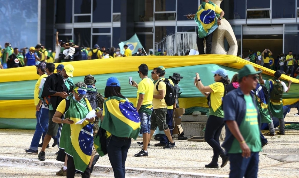 Mais um réu de MT pelo 8 de Janeiro volta para a cadeia por violar tornozeleira; Moraes pede informações à PGR