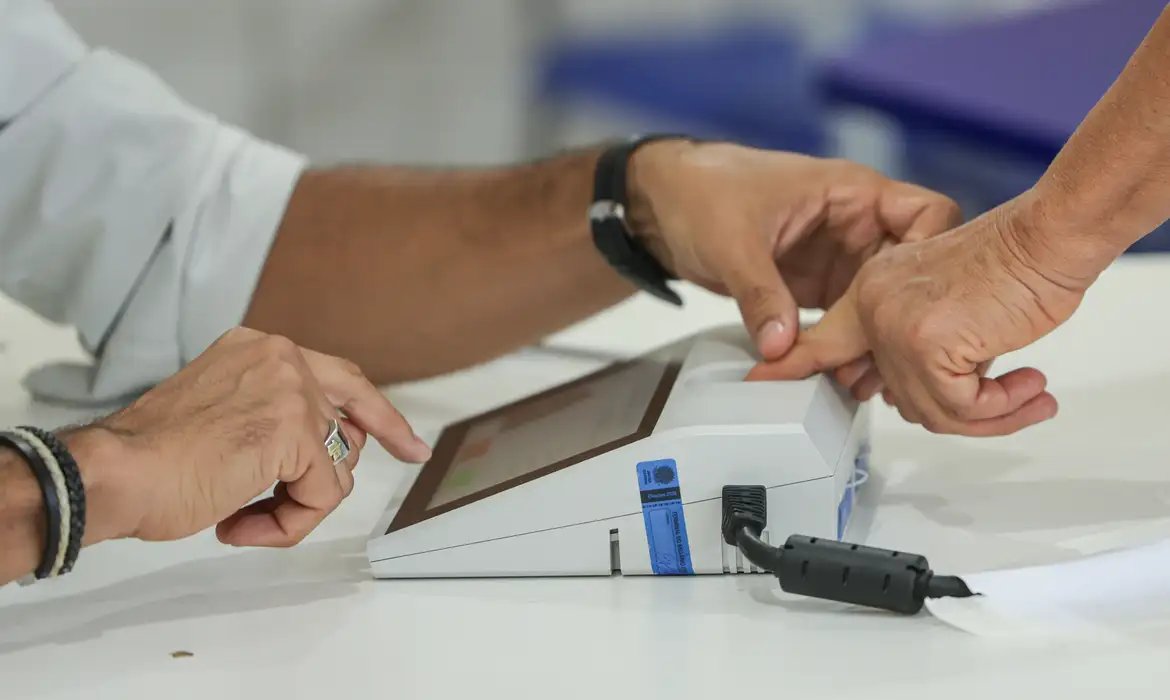 Eleições 2024: Brasileiros votam neste domingo para escolher novo presidente