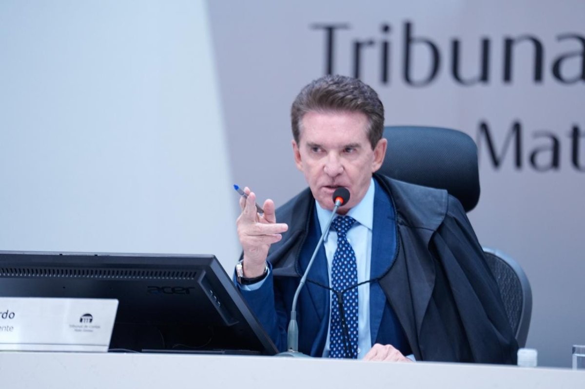 Presidente do TCE-MT e cinco servidores são presos em operação da Polícia Federal