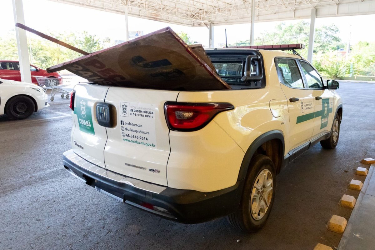 Cuiabá intensifica Operação Cidade Limpa com remoção de publicidade irregular nos Florais