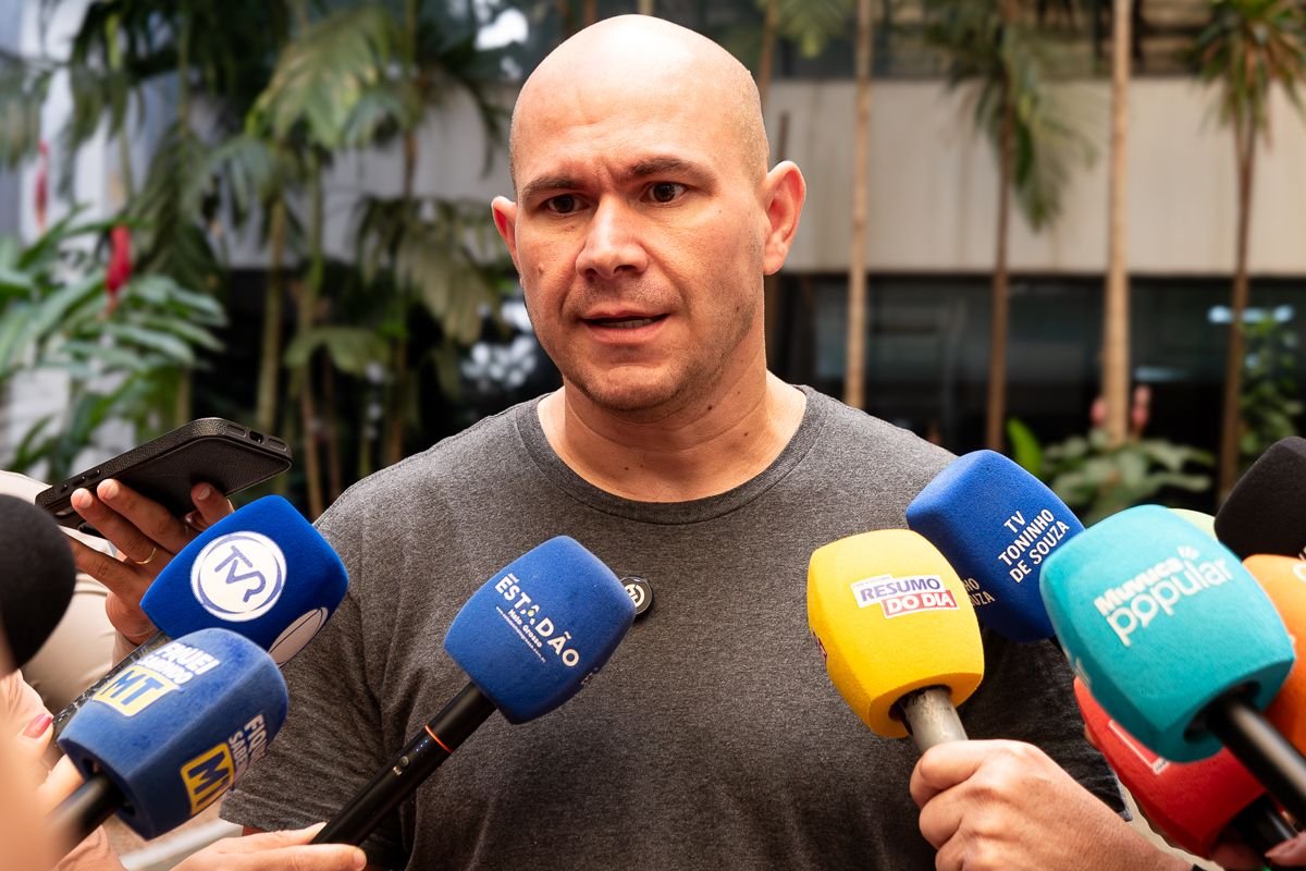 Abilio Brunini critica STF por proibir Flávio Bolsonaro de visitar pai em prisão domiciliar