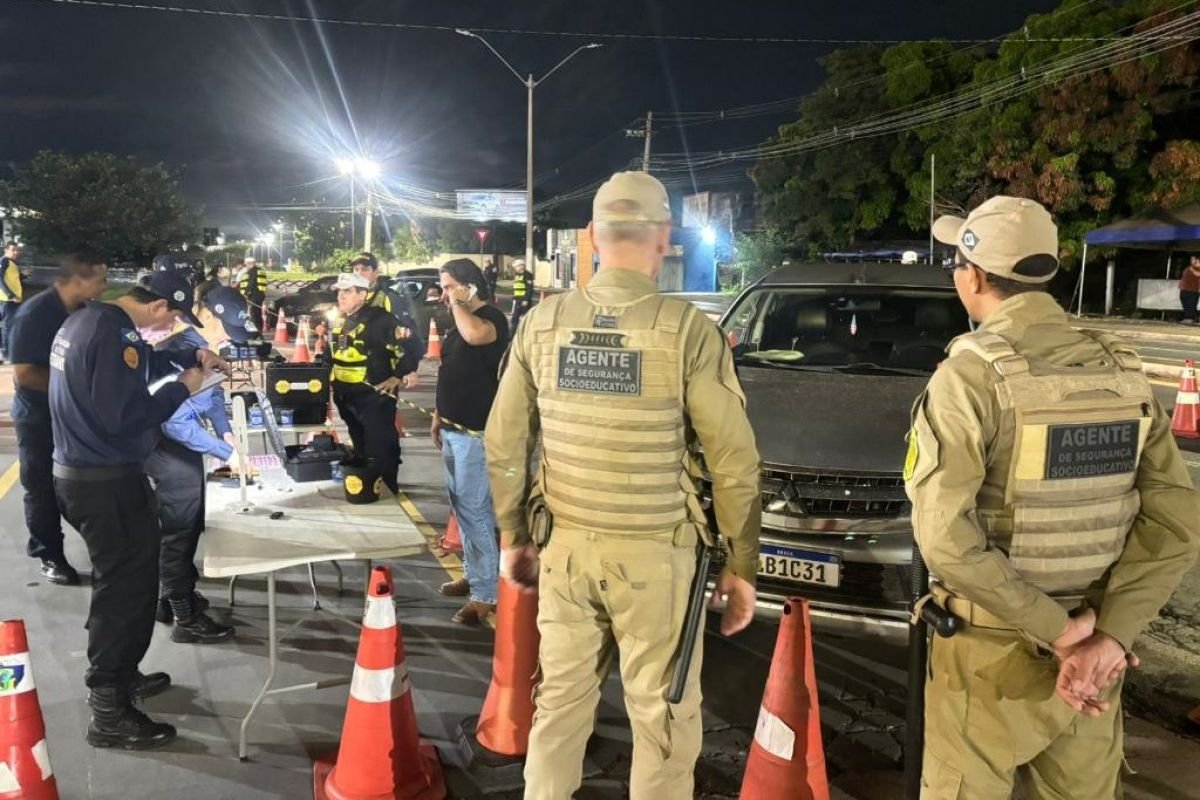Operação Lei Seca em Cuiabá resulta em oito prisões e 88 autos de infração na Avenida Carmindo de Campos