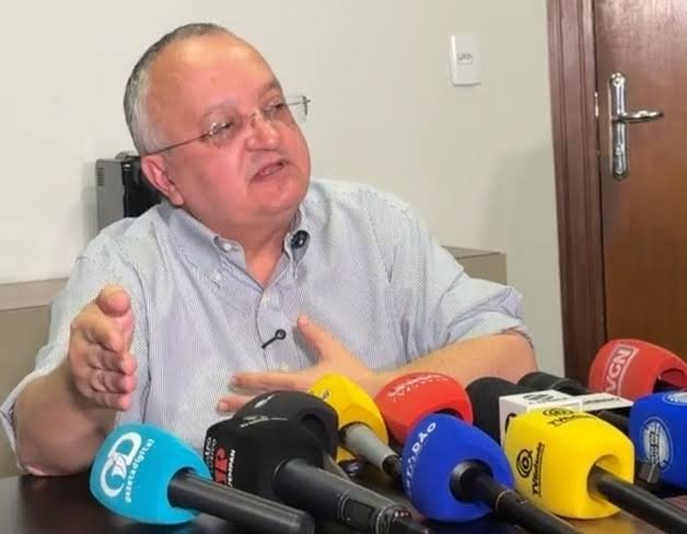 Ex-senador Pedro Taques prepara denúncia contra secretaria de estado com documentação massiva