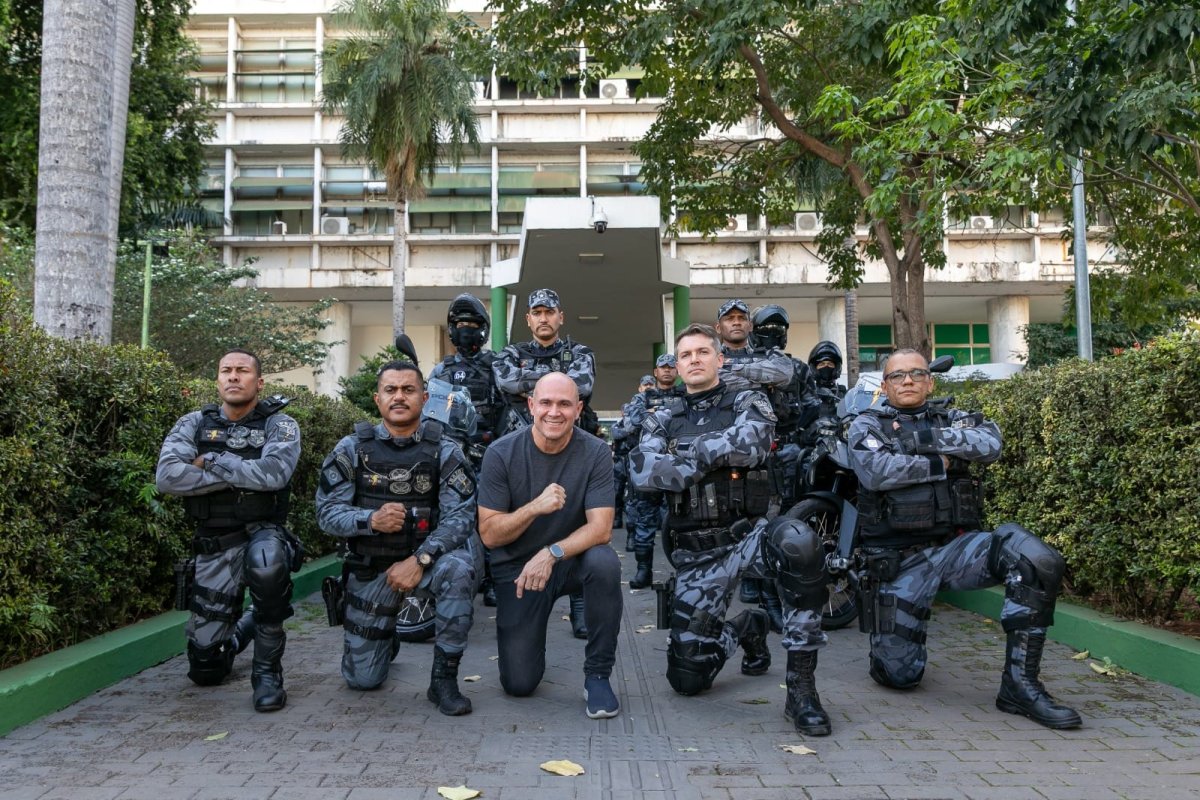 Prefeito acompanha início de estágio operacional de policiais especializados em Motopatrulhamento Tático em Cuiabá