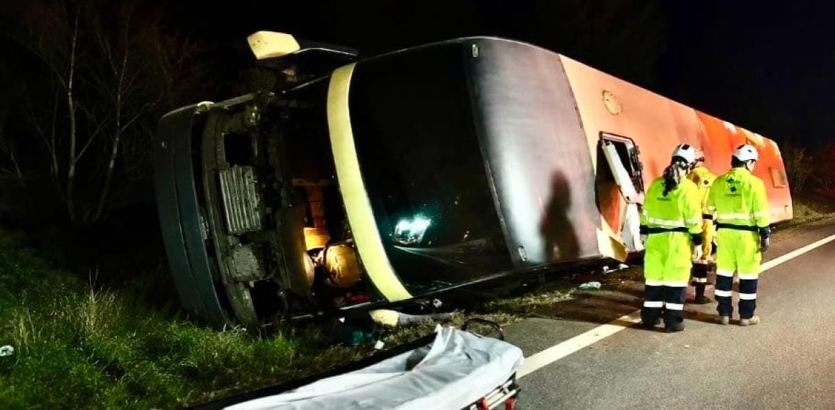 Ônibus tomba na BR-163 em Mato Grosso e deixa nove passageiros feridos