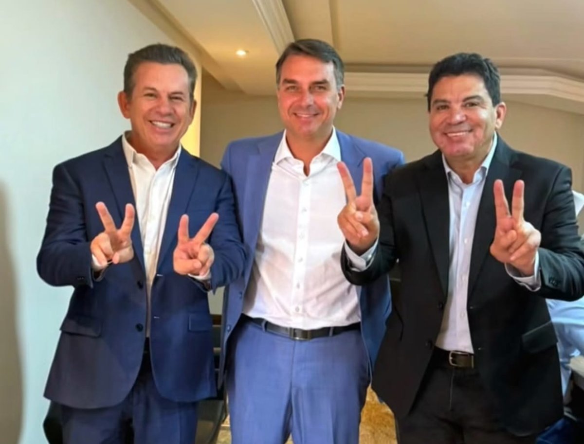Mauro Mendes se reúne com Flávio Bolsonaro em Brasília após eleição para o Senado