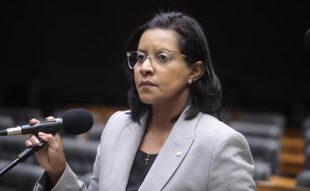 Gisela Simona critica posicionamento de Galvan sobre feminicídio e alerta contra naturalização da violência