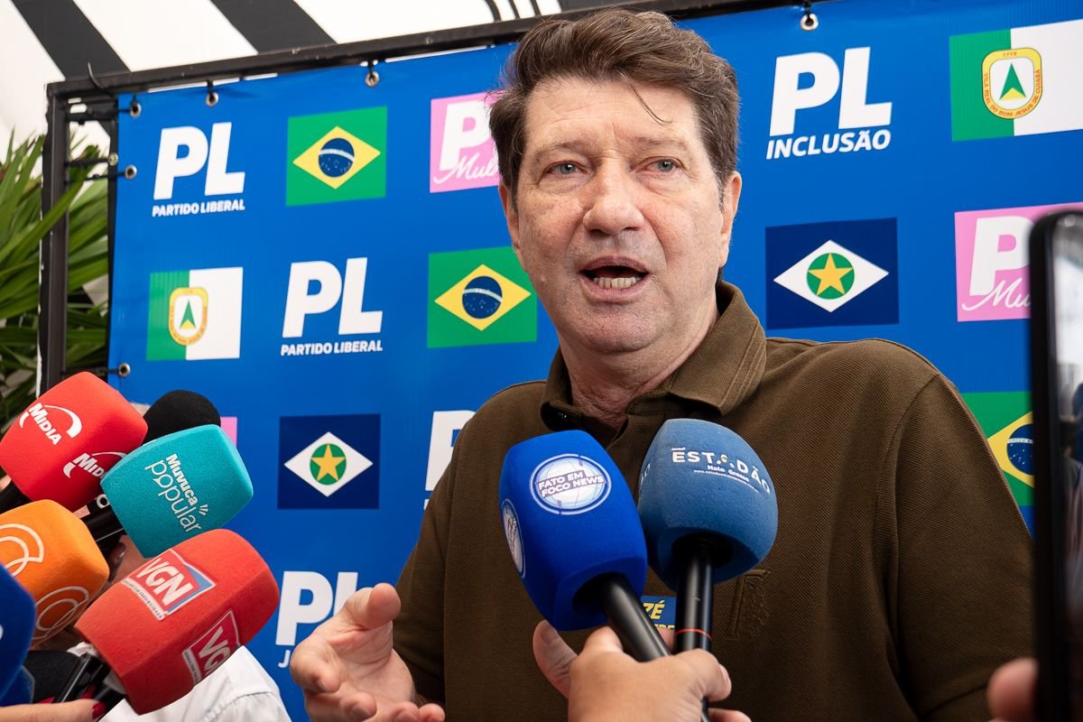 Balbinotti apoia Flávio Bolsonaro e critica cenário econômico: 'Empresário não consegue investir'