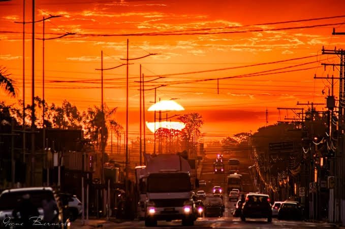 Inmet alerta 71 municípios de Mato Grosso para riscos de baixa umidade do ar e incêndios florestais