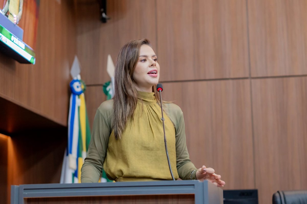 Michelly Alencar critica estratégia do grupo de Abilio e defende autonomia legislativa na Câmara Municipal