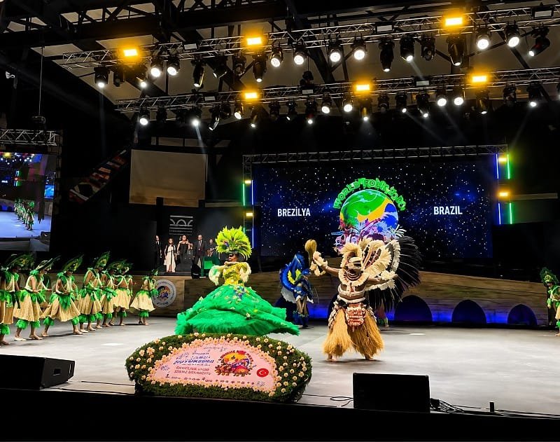 Flor Ribeirinha conquista pentacampeonato mundial de folclore em Istambul