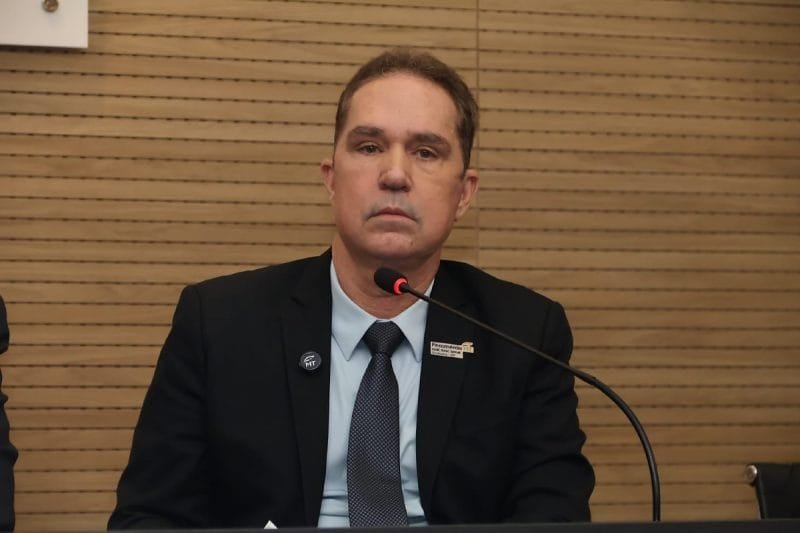 Ex-vice-prefeito de Várzea Grande nega articulação para cassação de prefeita e atribui renúncia a divergências políticas