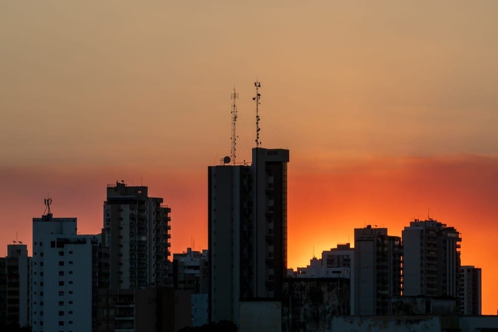 Onda de calor intenso atinge Centro-Oeste com previsão de 40°C em cidades de Mato Grosso