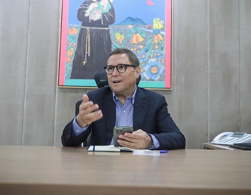 Secretário da Casa Civil nega envolvimento em acordo com operadora Oi e promete comprovar inocência