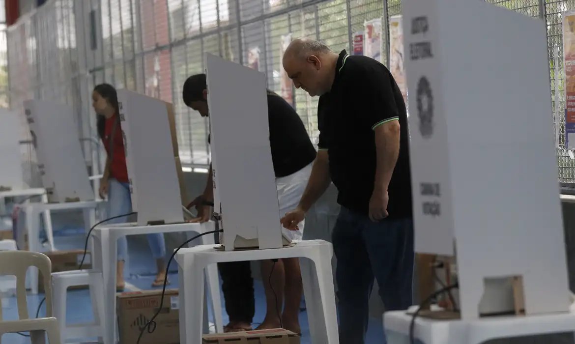 Eleições 2026: Direitos e Restrições na Votação - Guia Completo do Eleitor