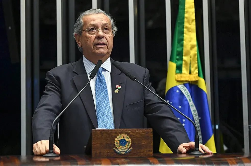Senador Jayme Campos acusa ex-governador Mauro Mendes de envolver filha menor em esquema de lavagem de dinheiro