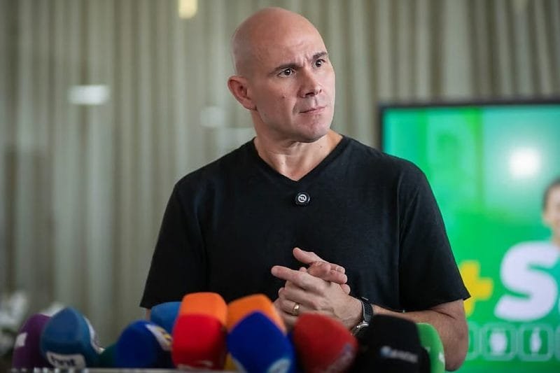 Abílio Brunini defende saída de Flávio Bolsonaro e critica insegurança jurídica no Brasil