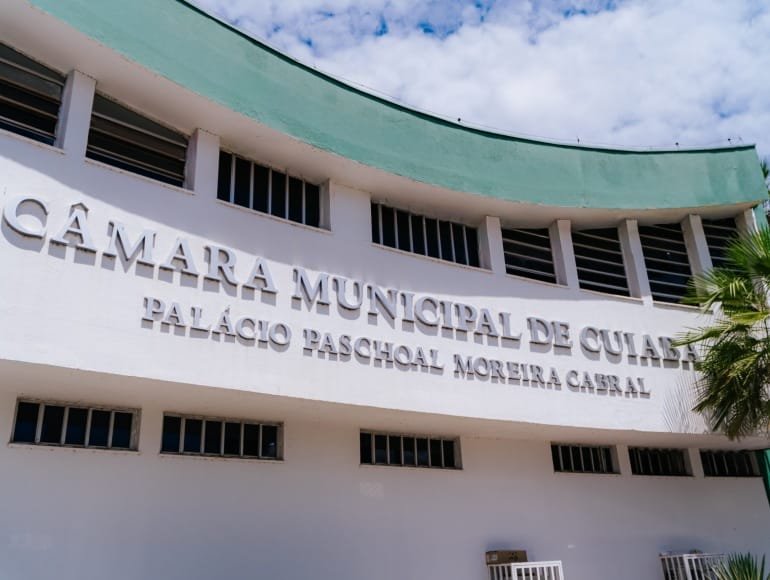 Câmara de Cuiabá rejeita LDO 2027 por falta de quórum; recesso fica suspenso
