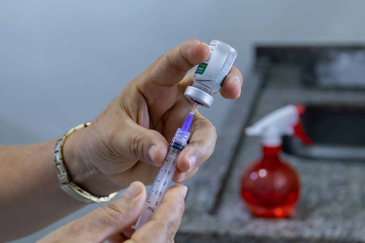 Cuiabá realiza Dia D de Multivacinação com atendimento bucal e imunização antirrábica para pets