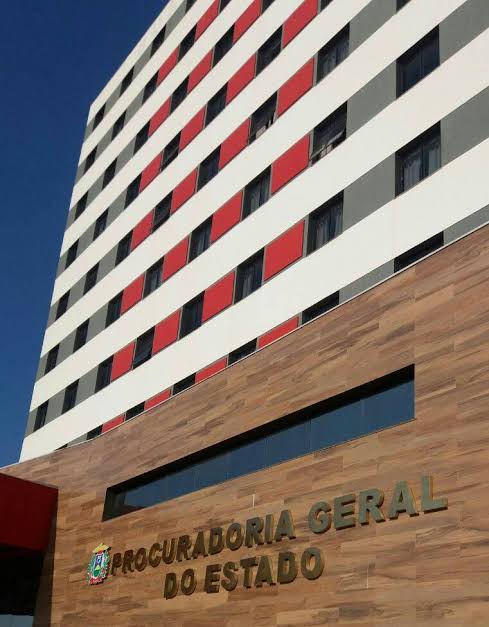 O estado entrou com uma ação civil pública contra a empresa Base Dupla Serviços e Construções Ltda,