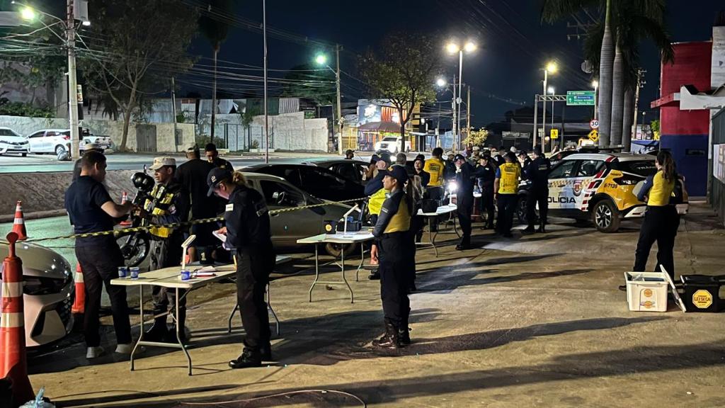 Operações Lei Seca na Avenida Miguel Sutil resulta na prisão de 16 condutores