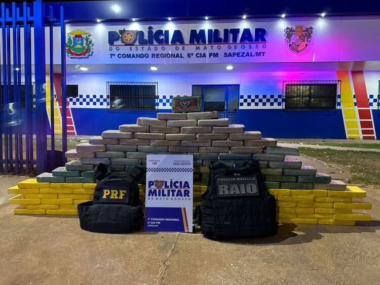 PM e PRF apreendem 129 tabletes de cocaína avaliados em R$ 2,8 milhões em MT