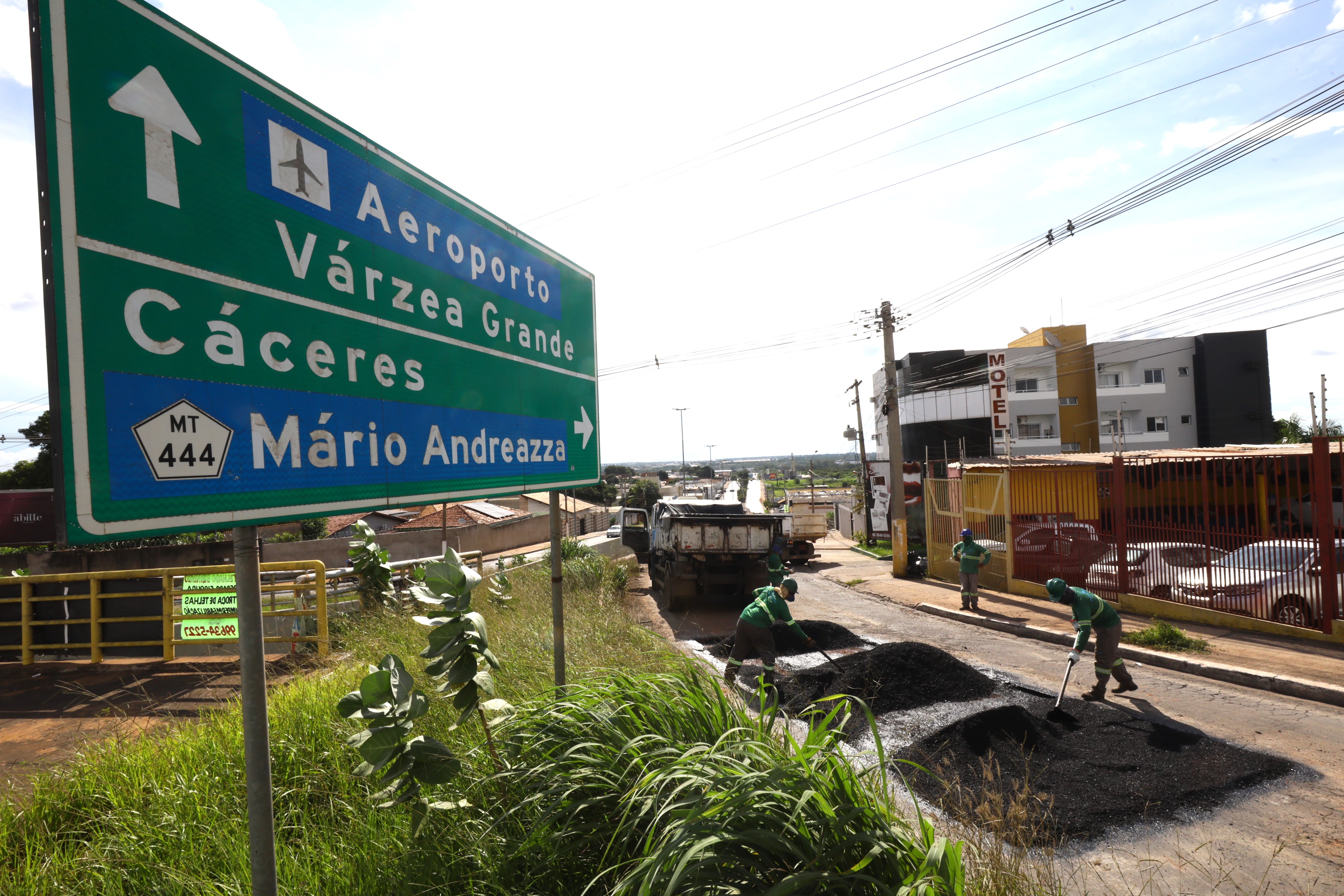 Prefeitura de Cuiabá conclui recuperação asfáltica no acesso a Av. Mário Andreazza