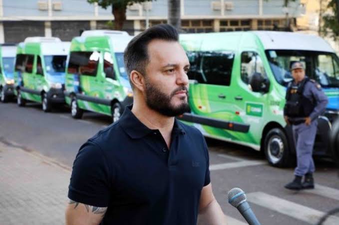 Prefeitura e a limpeza de 43 milhões .