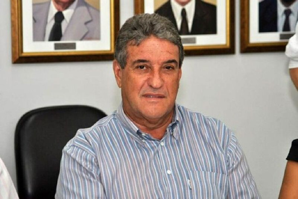 Professor se apresenta na delegacia e diz estar arrependido de ter matado gata