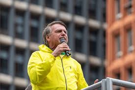Projeto de Lei de Anistia Gera Polêmica e Debate Jurídico sobre Favoritismo a Bolsonaro